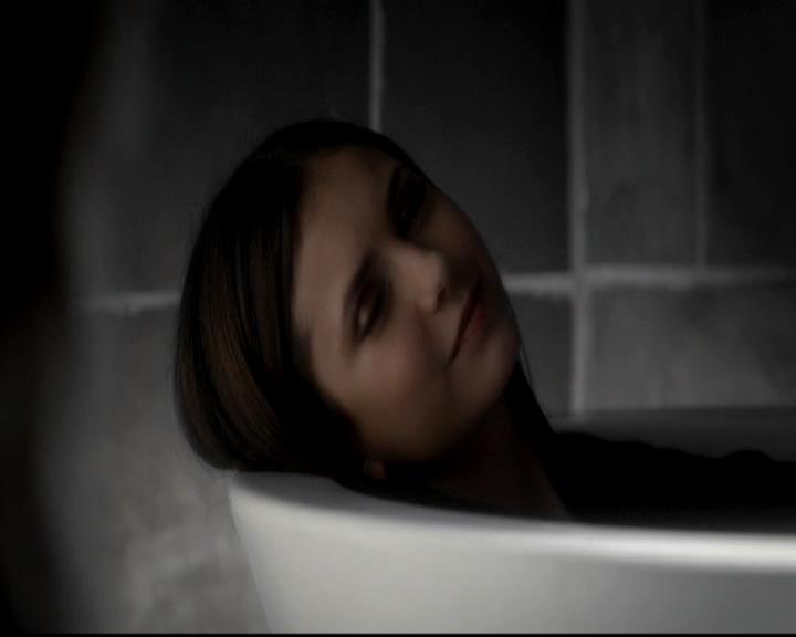 VampireDiariesWorld-dot-org_4x08WellAlwaysHaveBourbonStreet1243.jpg