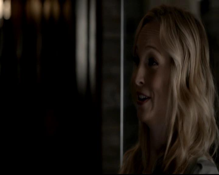 VampireDiariesWorld-dot-org_4x08WellAlwaysHaveBourbonStreet1247.jpg