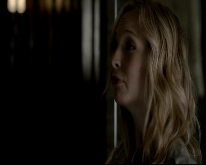 VampireDiariesWorld-dot-org_4x08WellAlwaysHaveBourbonStreet1260.jpg