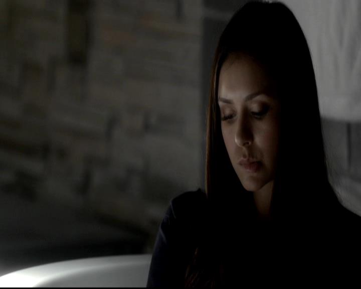 VampireDiariesWorld-dot-org_4x08WellAlwaysHaveBourbonStreet1261.jpg