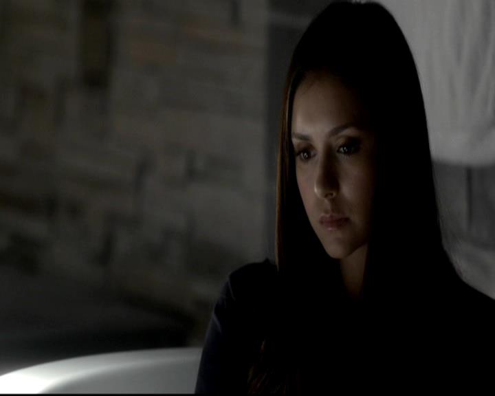 VampireDiariesWorld-dot-org_4x08WellAlwaysHaveBourbonStreet1262.jpg