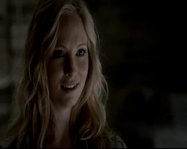 VampireDiariesWorld-dot-org_4x08WellAlwaysHaveBourbonStreet1264.jpg