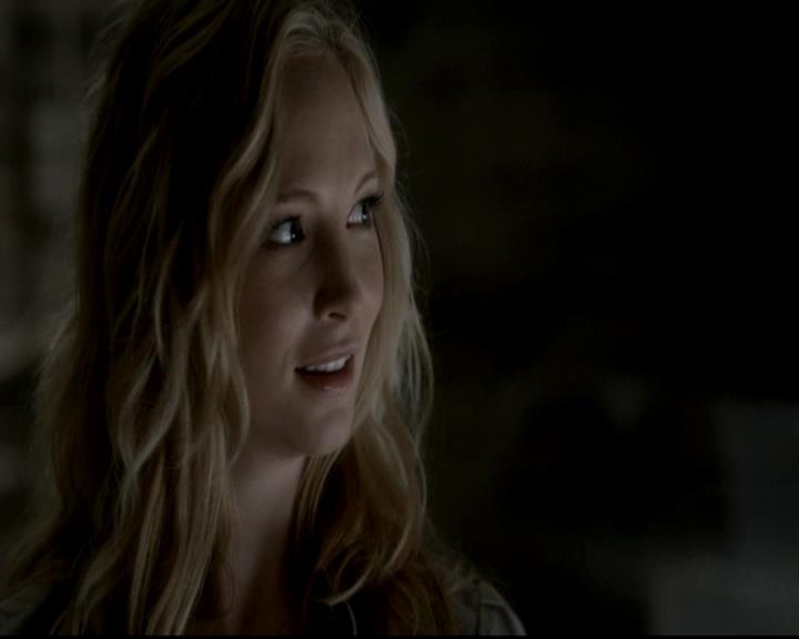 VampireDiariesWorld-dot-org_4x08WellAlwaysHaveBourbonStreet1266.jpg