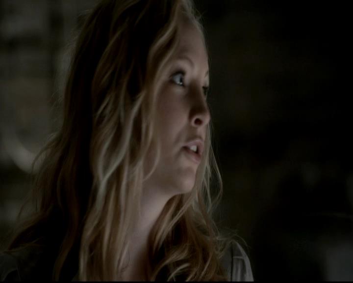 VampireDiariesWorld-dot-org_4x08WellAlwaysHaveBourbonStreet1275.jpg