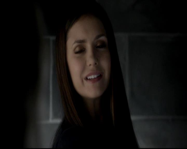 VampireDiariesWorld-dot-org_4x08WellAlwaysHaveBourbonStreet1277.jpg