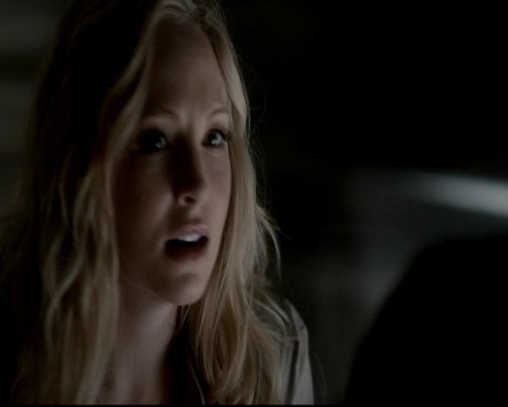 VampireDiariesWorld-dot-org_4x08WellAlwaysHaveBourbonStreet1284.jpg