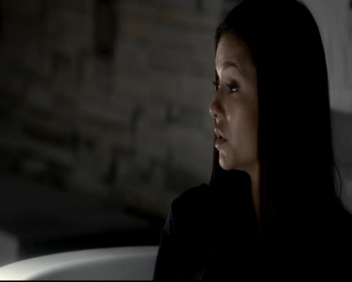 VampireDiariesWorld-dot-org_4x08WellAlwaysHaveBourbonStreet1285.jpg