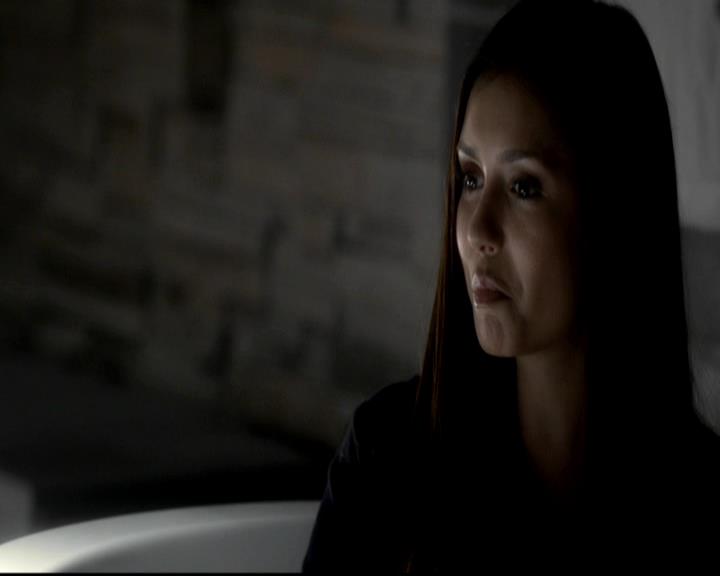 VampireDiariesWorld-dot-org_4x08WellAlwaysHaveBourbonStreet1286.jpg