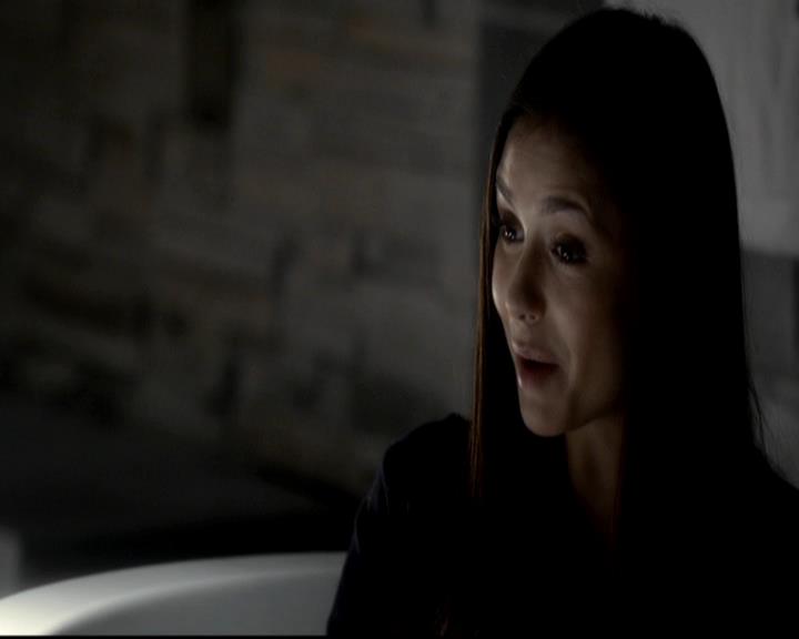 VampireDiariesWorld-dot-org_4x08WellAlwaysHaveBourbonStreet1287.jpg