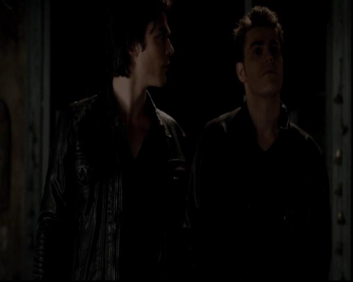 VampireDiariesWorld-dot-org_4x08WellAlwaysHaveBourbonStreet1300.jpg