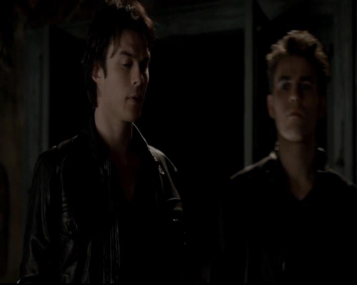 VampireDiariesWorld-dot-org_4x08WellAlwaysHaveBourbonStreet1301.jpg