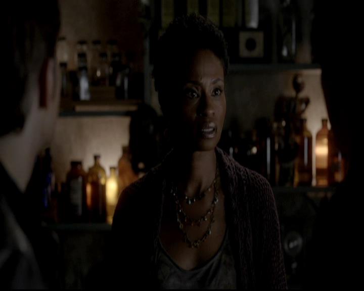 VampireDiariesWorld-dot-org_4x08WellAlwaysHaveBourbonStreet1313.jpg