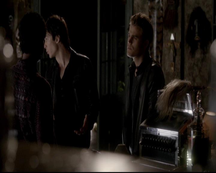 VampireDiariesWorld-dot-org_4x08WellAlwaysHaveBourbonStreet1318.jpg