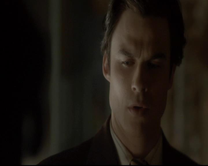 VampireDiariesWorld-dot-org_4x08WellAlwaysHaveBourbonStreet1331.jpg