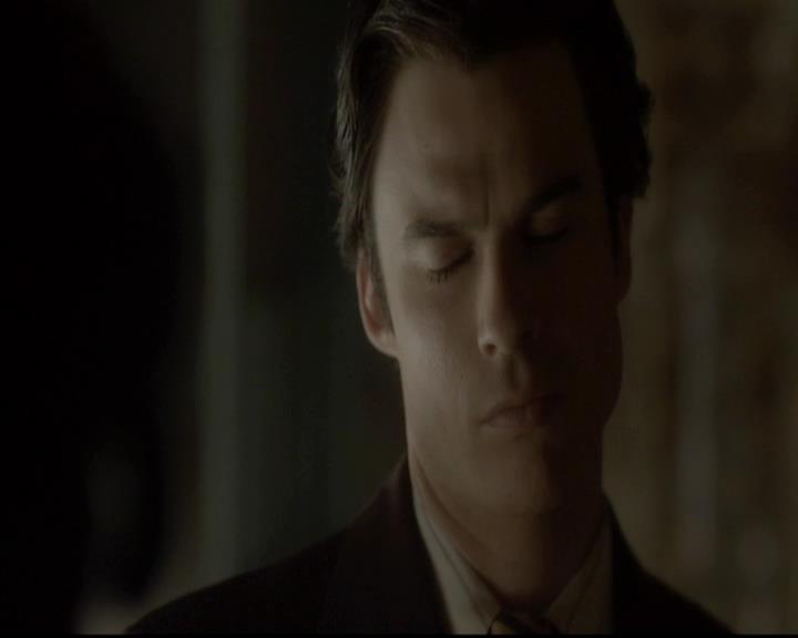 VampireDiariesWorld-dot-org_4x08WellAlwaysHaveBourbonStreet1336.jpg