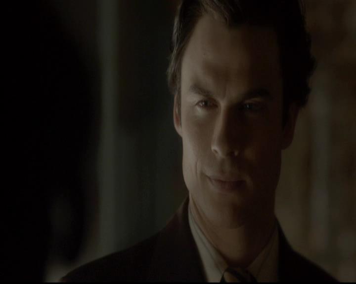 VampireDiariesWorld-dot-org_4x08WellAlwaysHaveBourbonStreet1337.jpg