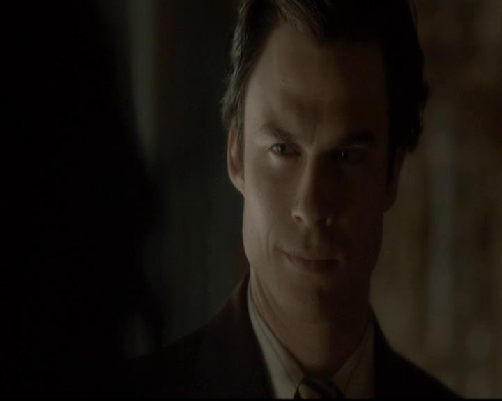 VampireDiariesWorld-dot-org_4x08WellAlwaysHaveBourbonStreet1340.jpg