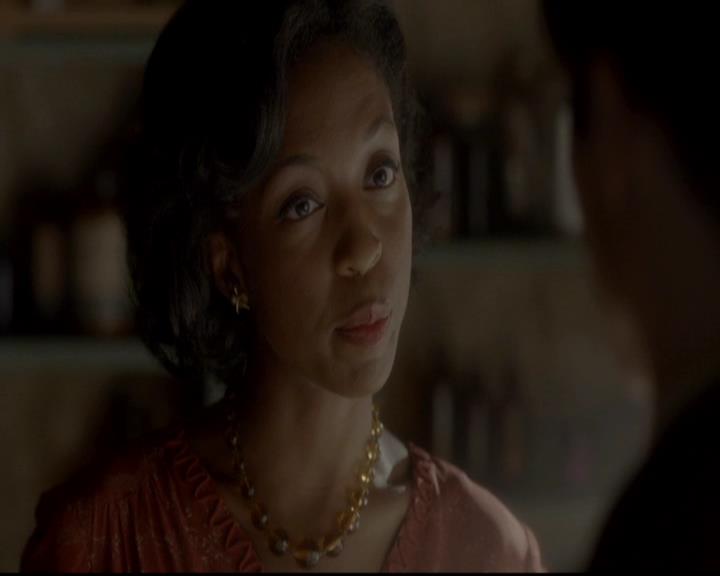 VampireDiariesWorld-dot-org_4x08WellAlwaysHaveBourbonStreet1342.jpg