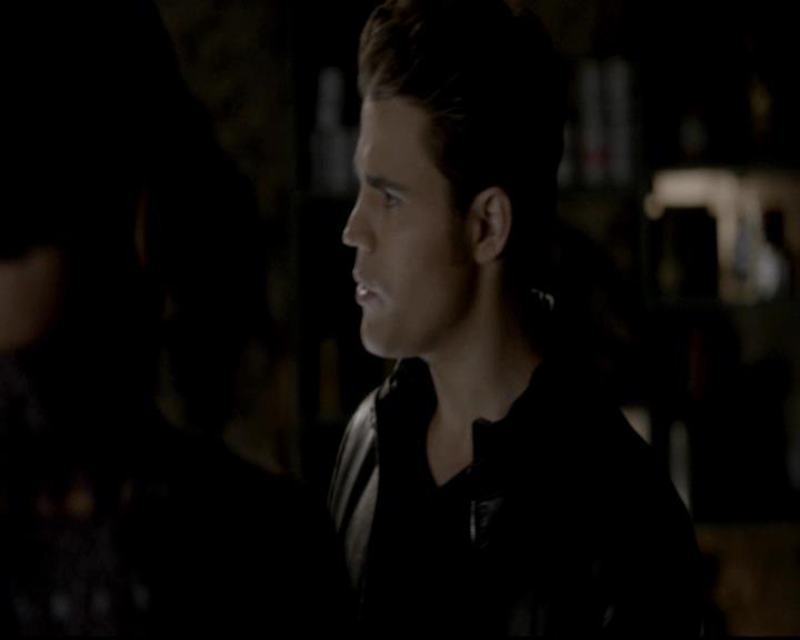 VampireDiariesWorld-dot-org_4x08WellAlwaysHaveBourbonStreet1351.jpg