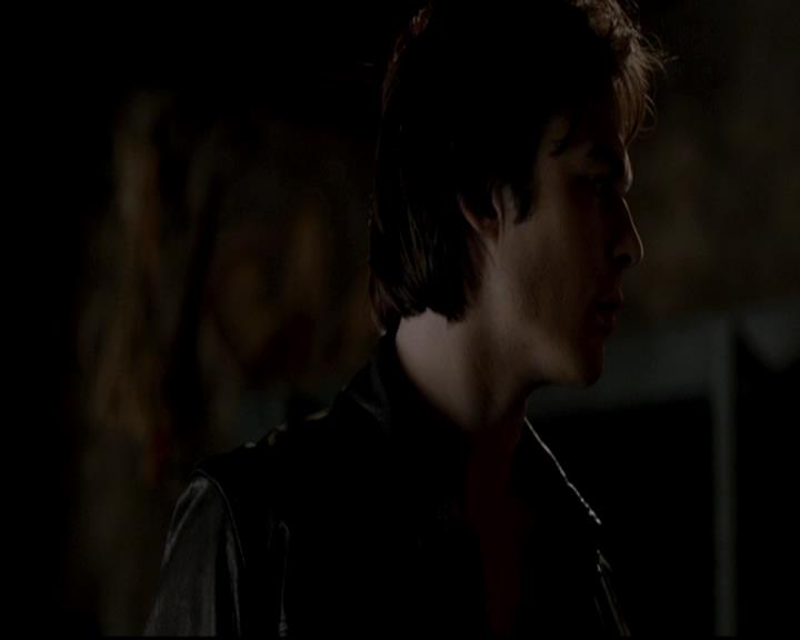 VampireDiariesWorld-dot-org_4x08WellAlwaysHaveBourbonStreet1353.jpg