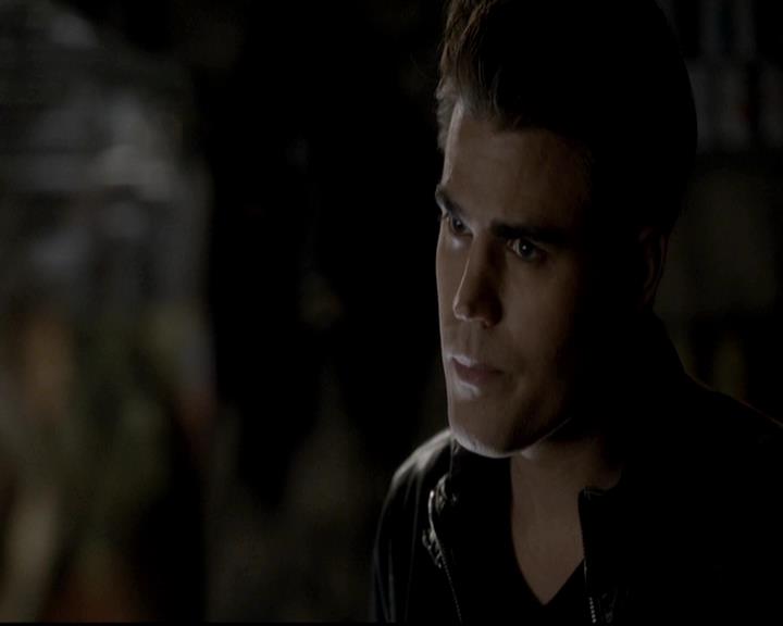 VampireDiariesWorld-dot-org_4x08WellAlwaysHaveBourbonStreet1357.jpg