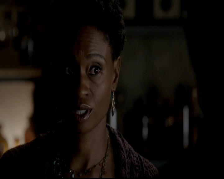 VampireDiariesWorld-dot-org_4x08WellAlwaysHaveBourbonStreet1377.jpg