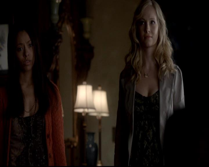 VampireDiariesWorld-dot-org_4x08WellAlwaysHaveBourbonStreet1400.jpg