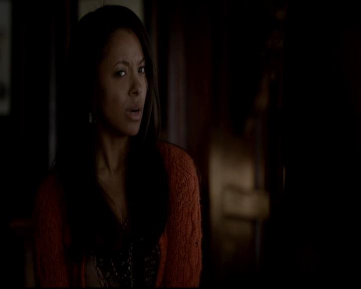 VampireDiariesWorld-dot-org_4x08WellAlwaysHaveBourbonStreet1408.jpg