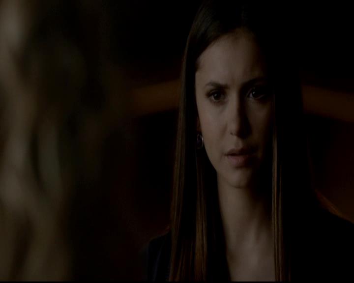 VampireDiariesWorld-dot-org_4x08WellAlwaysHaveBourbonStreet1419.jpg