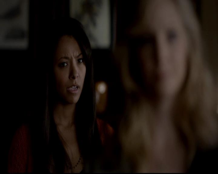 VampireDiariesWorld-dot-org_4x08WellAlwaysHaveBourbonStreet1431.jpg