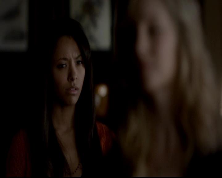 VampireDiariesWorld-dot-org_4x08WellAlwaysHaveBourbonStreet1432.jpg