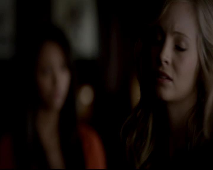 VampireDiariesWorld-dot-org_4x08WellAlwaysHaveBourbonStreet1433.jpg