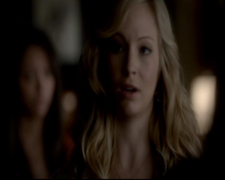 VampireDiariesWorld-dot-org_4x08WellAlwaysHaveBourbonStreet1434.jpg