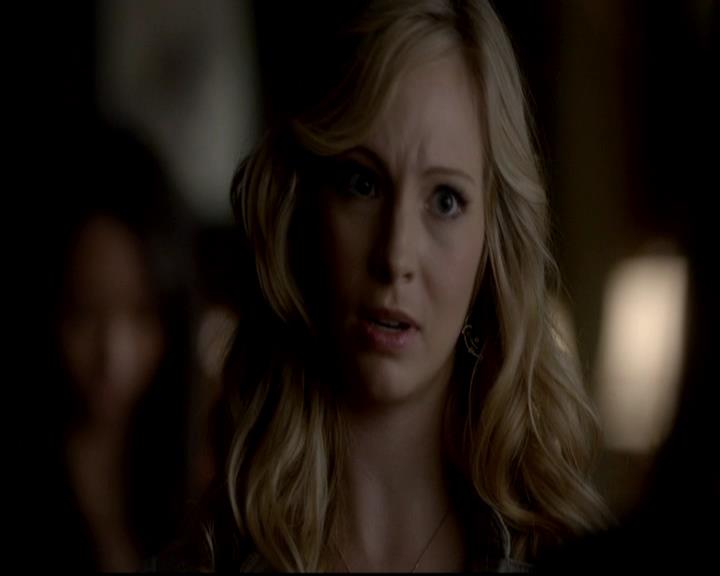 VampireDiariesWorld-dot-org_4x08WellAlwaysHaveBourbonStreet1435.jpg