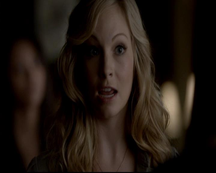 VampireDiariesWorld-dot-org_4x08WellAlwaysHaveBourbonStreet1442.jpg