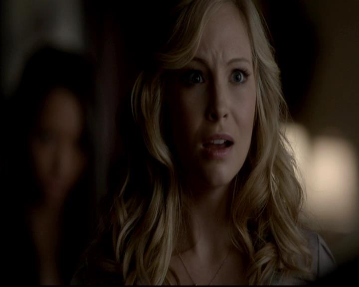 VampireDiariesWorld-dot-org_4x08WellAlwaysHaveBourbonStreet1446.jpg