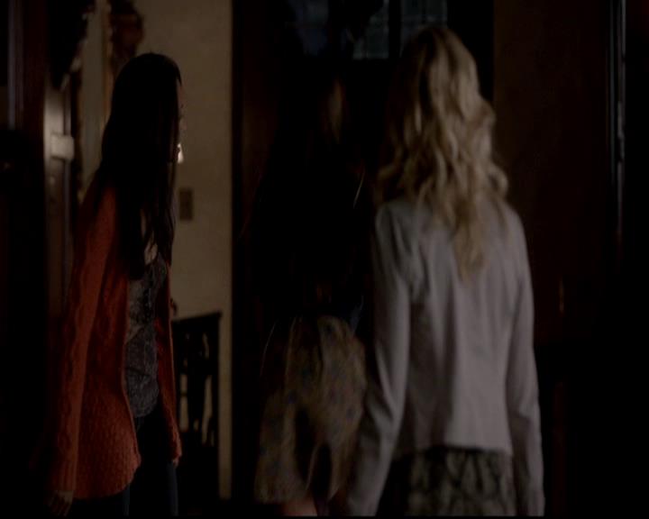 VampireDiariesWorld-dot-org_4x08WellAlwaysHaveBourbonStreet1449.jpg