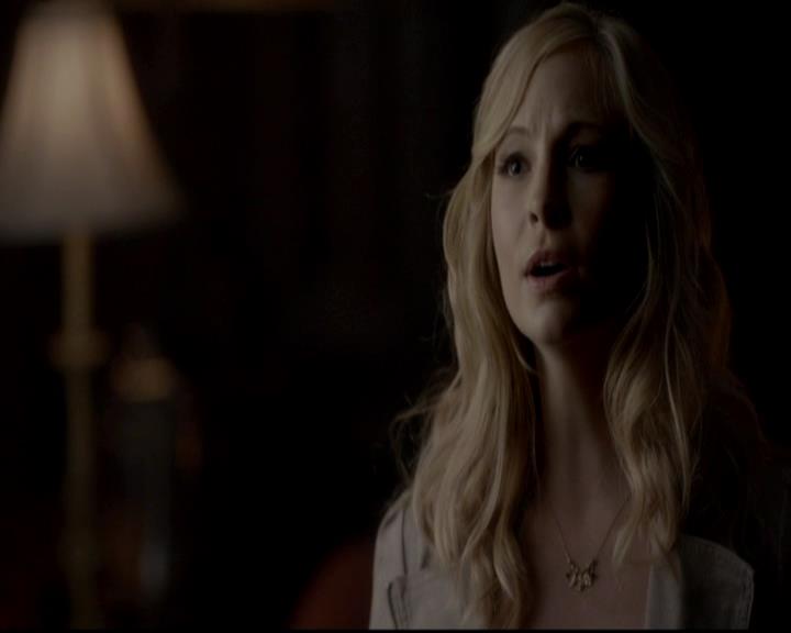 VampireDiariesWorld-dot-org_4x08WellAlwaysHaveBourbonStreet1450.jpg