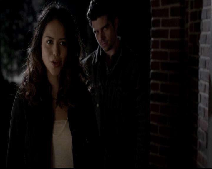 VampireDiariesWorld-dot-org_4x08WellAlwaysHaveBourbonStreet1453.jpg