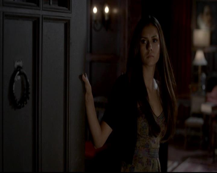 VampireDiariesWorld-dot-org_4x08WellAlwaysHaveBourbonStreet1454.jpg