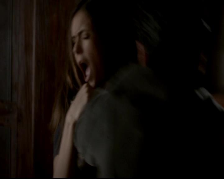 VampireDiariesWorld-dot-org_4x08WellAlwaysHaveBourbonStreet1461.jpg