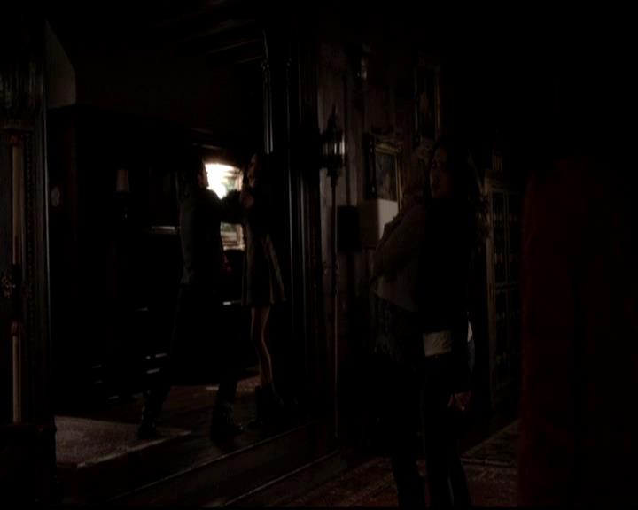 VampireDiariesWorld-dot-org_4x08WellAlwaysHaveBourbonStreet1468.jpg