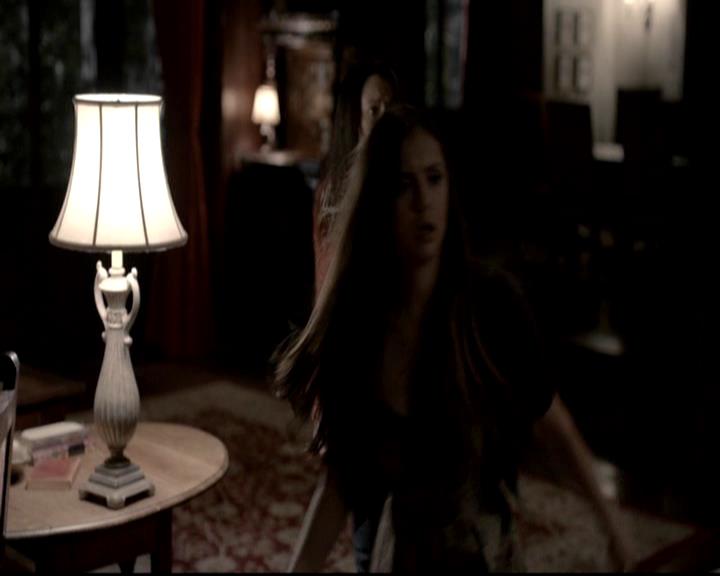 VampireDiariesWorld-dot-org_4x08WellAlwaysHaveBourbonStreet1479.jpg