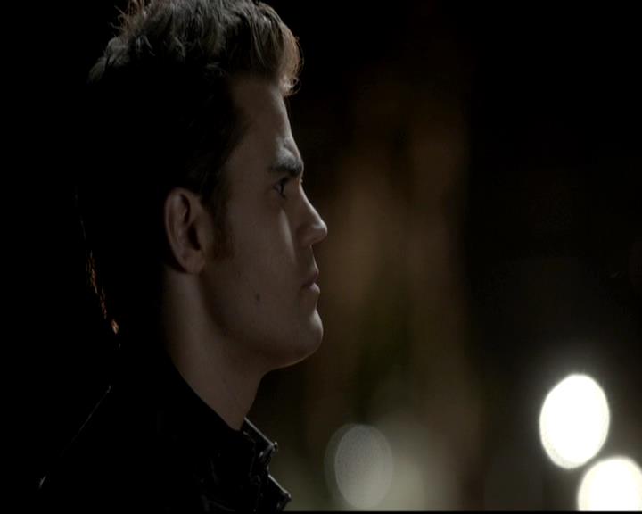 VampireDiariesWorld-dot-org_4x08WellAlwaysHaveBourbonStreet1498.jpg