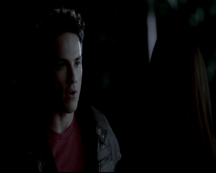 VampireDiariesWorld-dot-org_4x08WellAlwaysHaveBourbonStreet1519.jpg