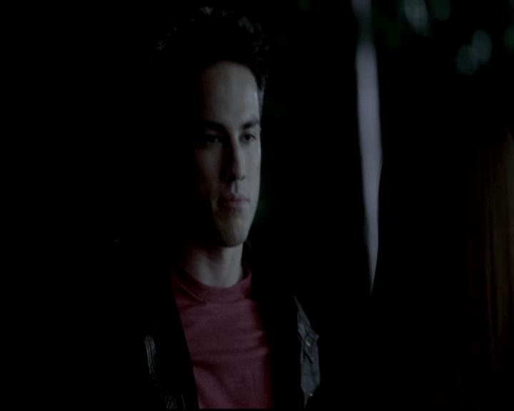 VampireDiariesWorld-dot-org_4x08WellAlwaysHaveBourbonStreet1527.jpg