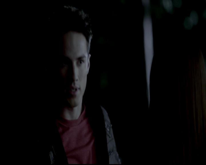 VampireDiariesWorld-dot-org_4x08WellAlwaysHaveBourbonStreet1528.jpg