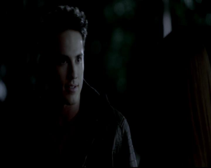 VampireDiariesWorld-dot-org_4x08WellAlwaysHaveBourbonStreet1534.jpg