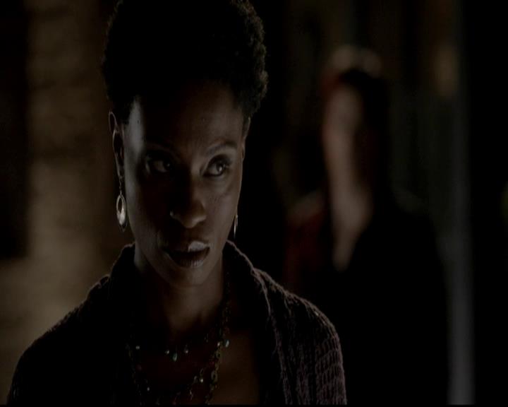 VampireDiariesWorld-dot-org_4x08WellAlwaysHaveBourbonStreet1545.jpg