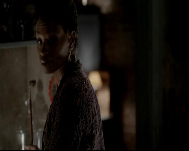 VampireDiariesWorld-dot-org_4x08WellAlwaysHaveBourbonStreet1547.jpg